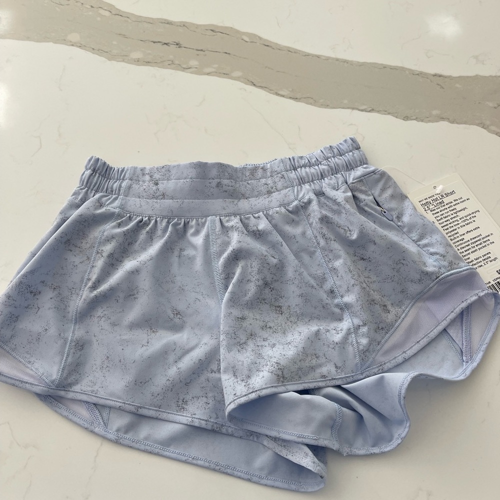 Lululemon Hotty hot 2.5 shorts size 4